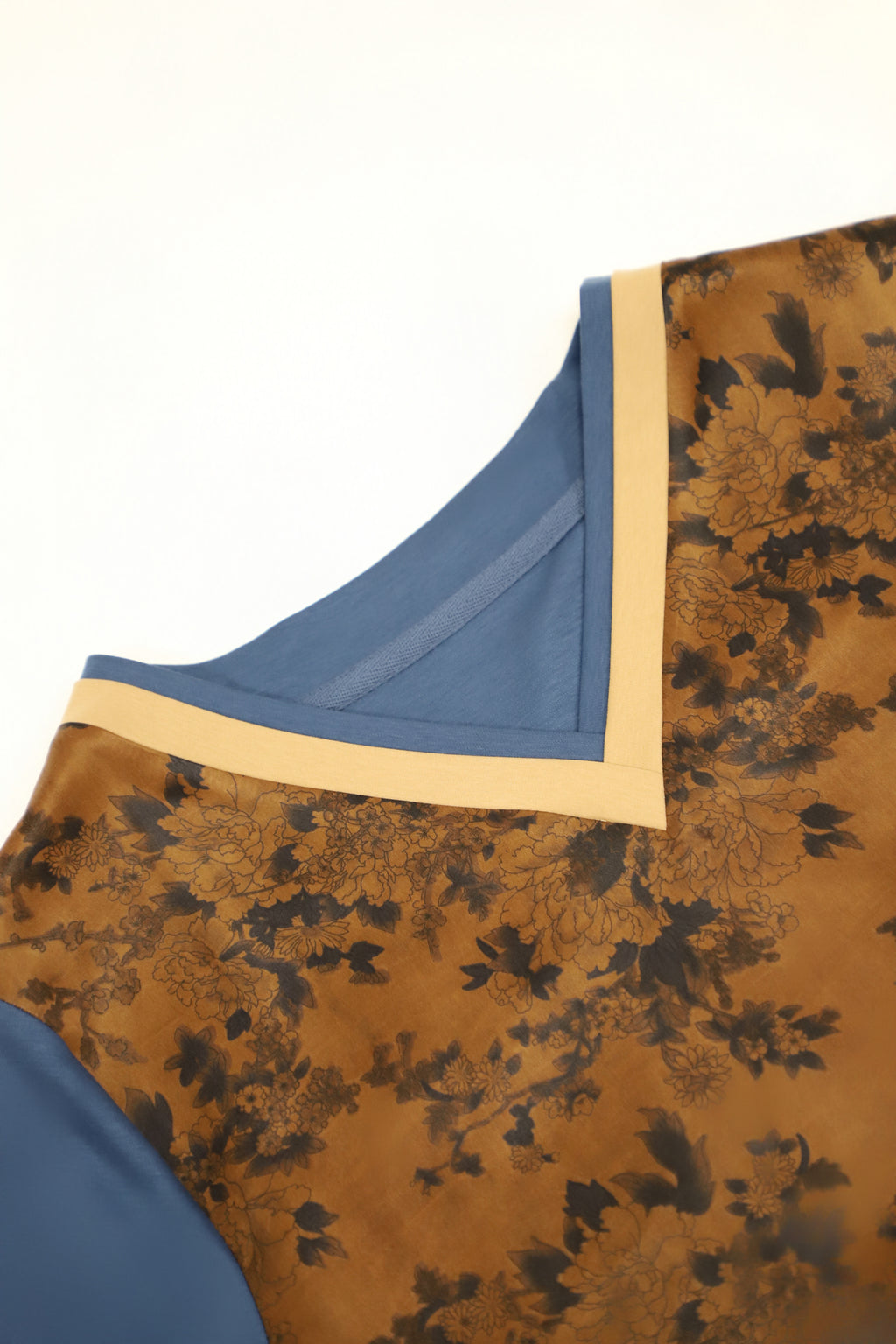 【Limited 65pcs】Xiangyun Silk × Cotton Women’s Embroidery Tee