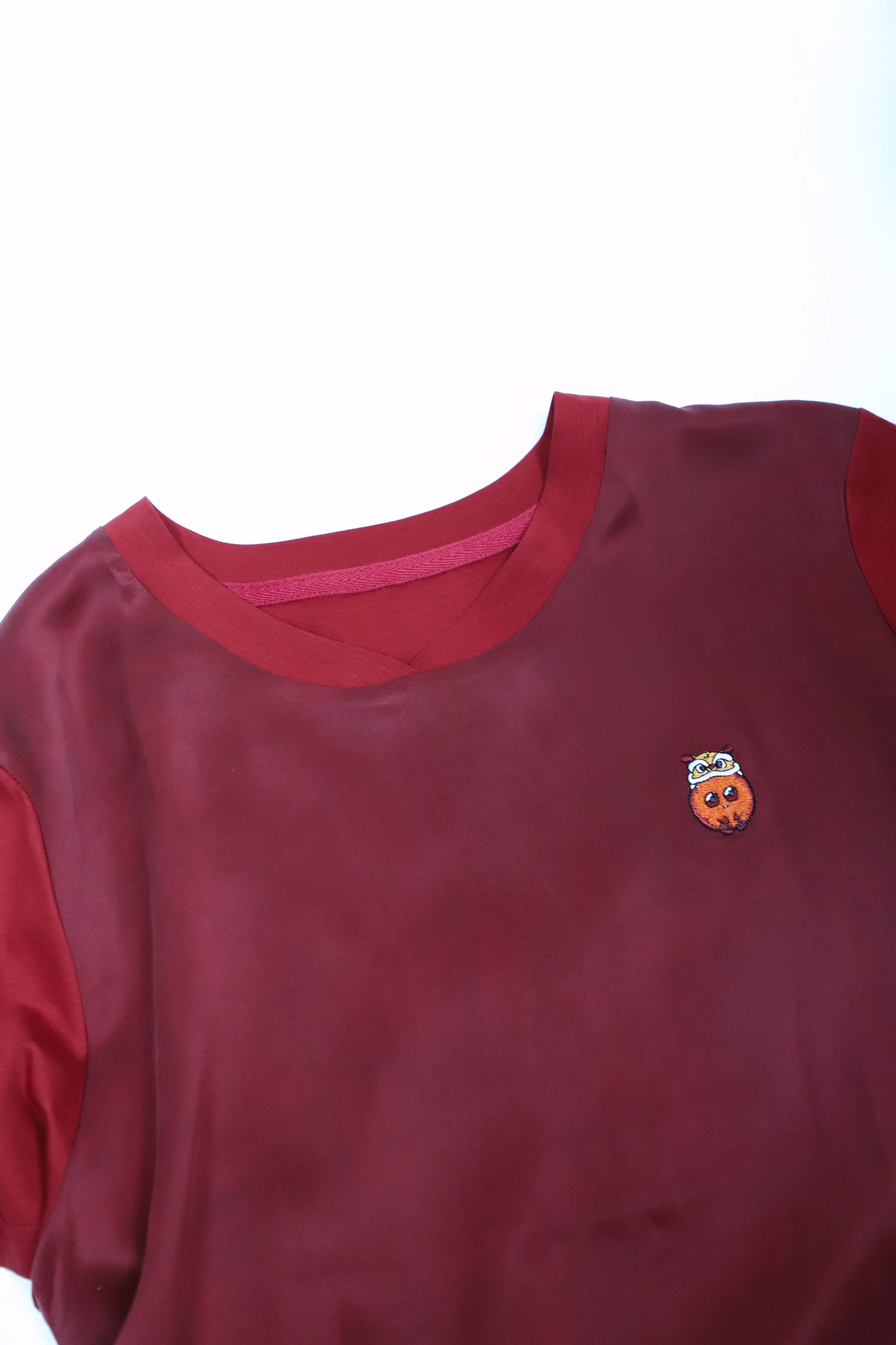 【Limited 22pcs】Xiangyun Silk × Cotton Women’s V-neck Embroidered Tee