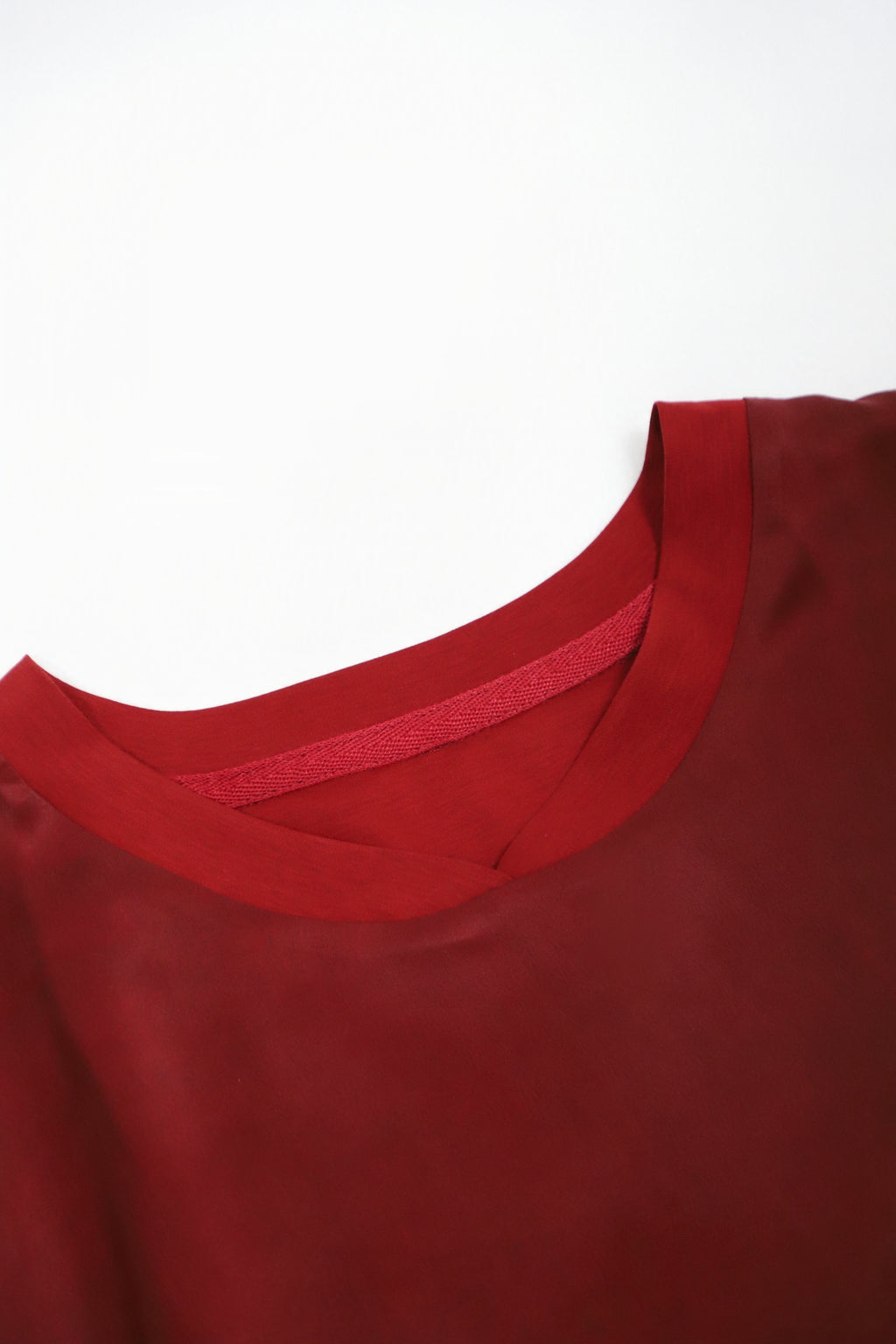 【Limited 22pcs】Xiangyun Silk × Cotton Women’s V-neck Embroidered Tee