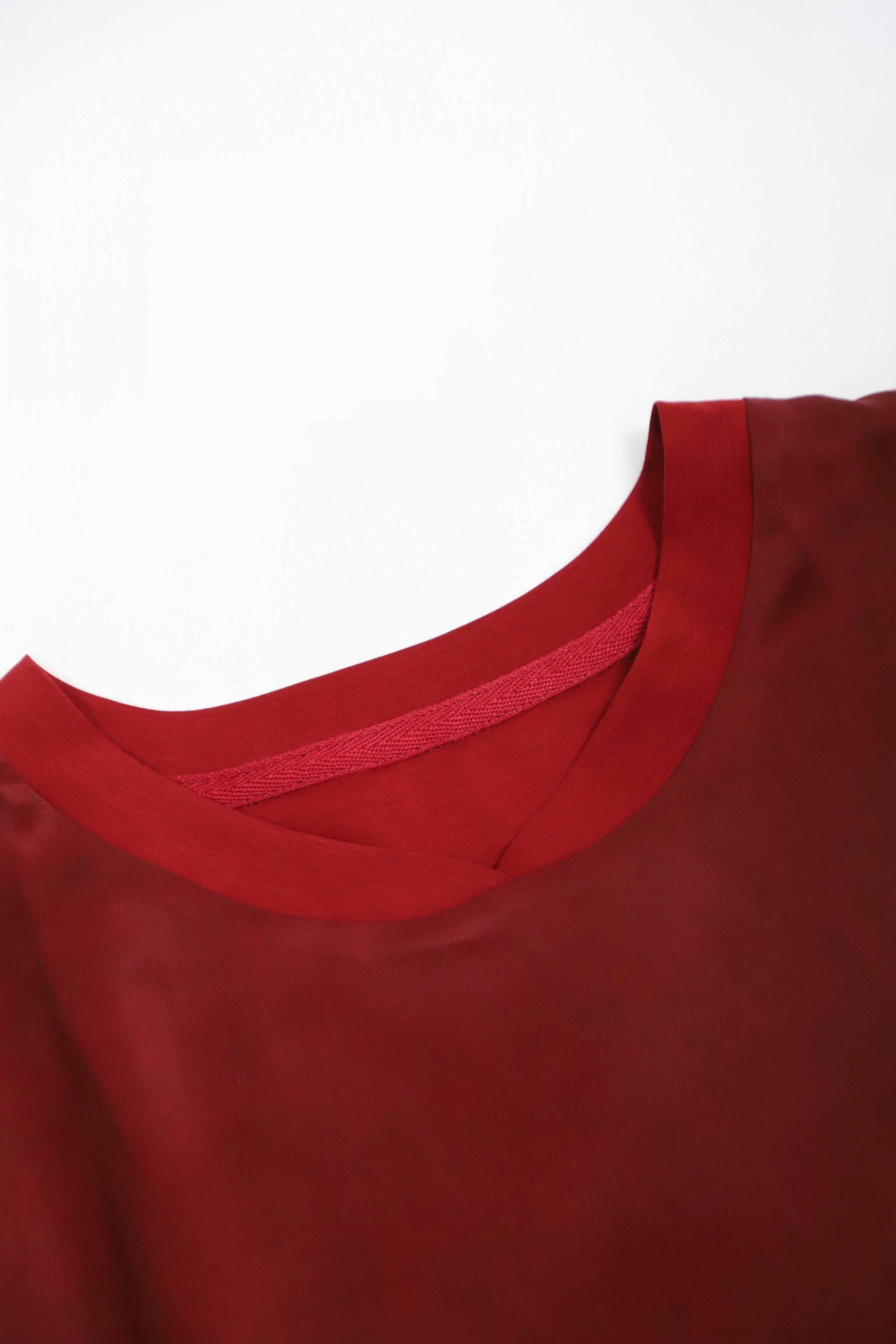 【Limited 22pcs】Xiangyun Silk × Cotton Women’s V-neck Embroidered Tee