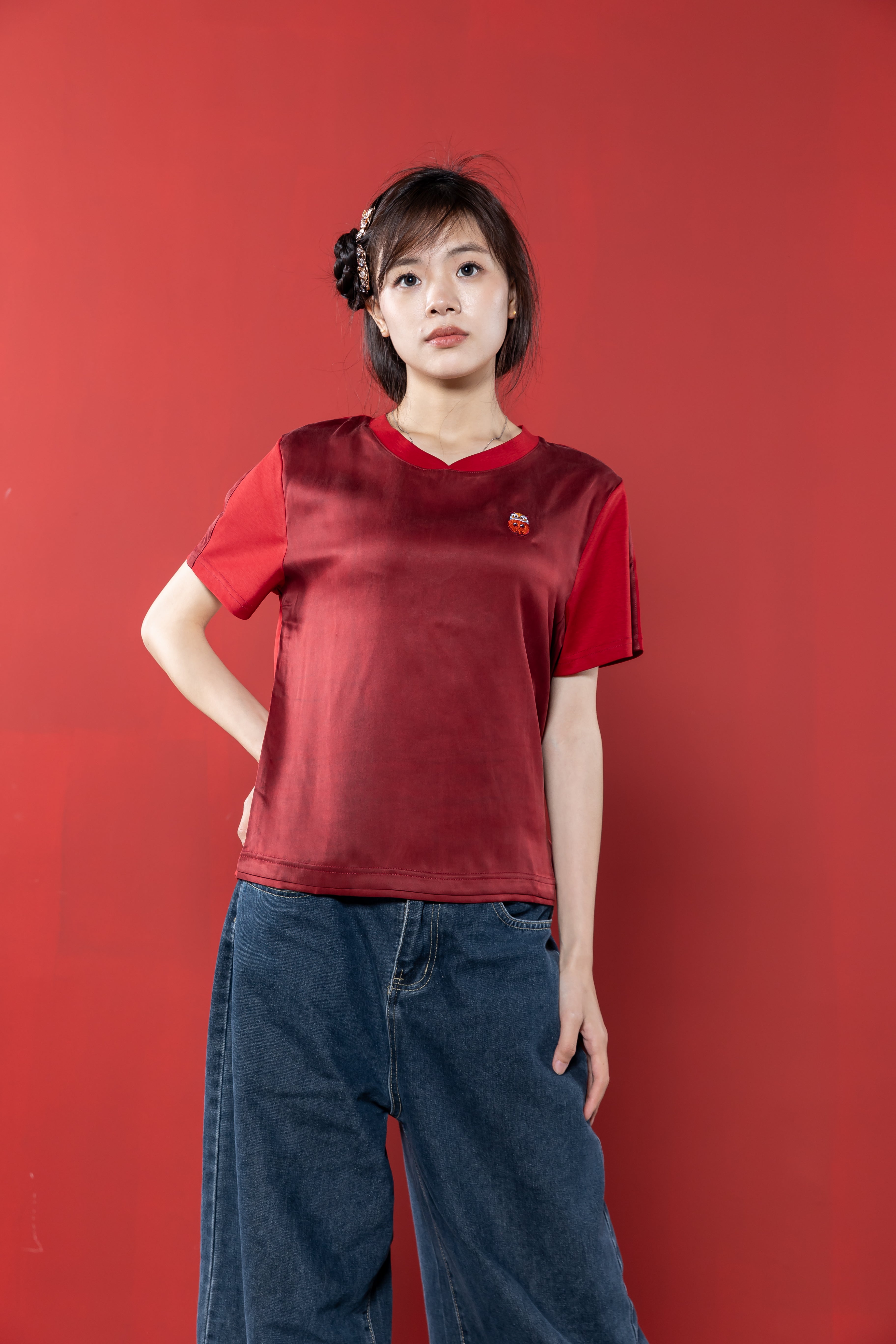 【Limited 22pcs】Xiangyun Silk × Cotton Women’s V-neck Embroidered Tee