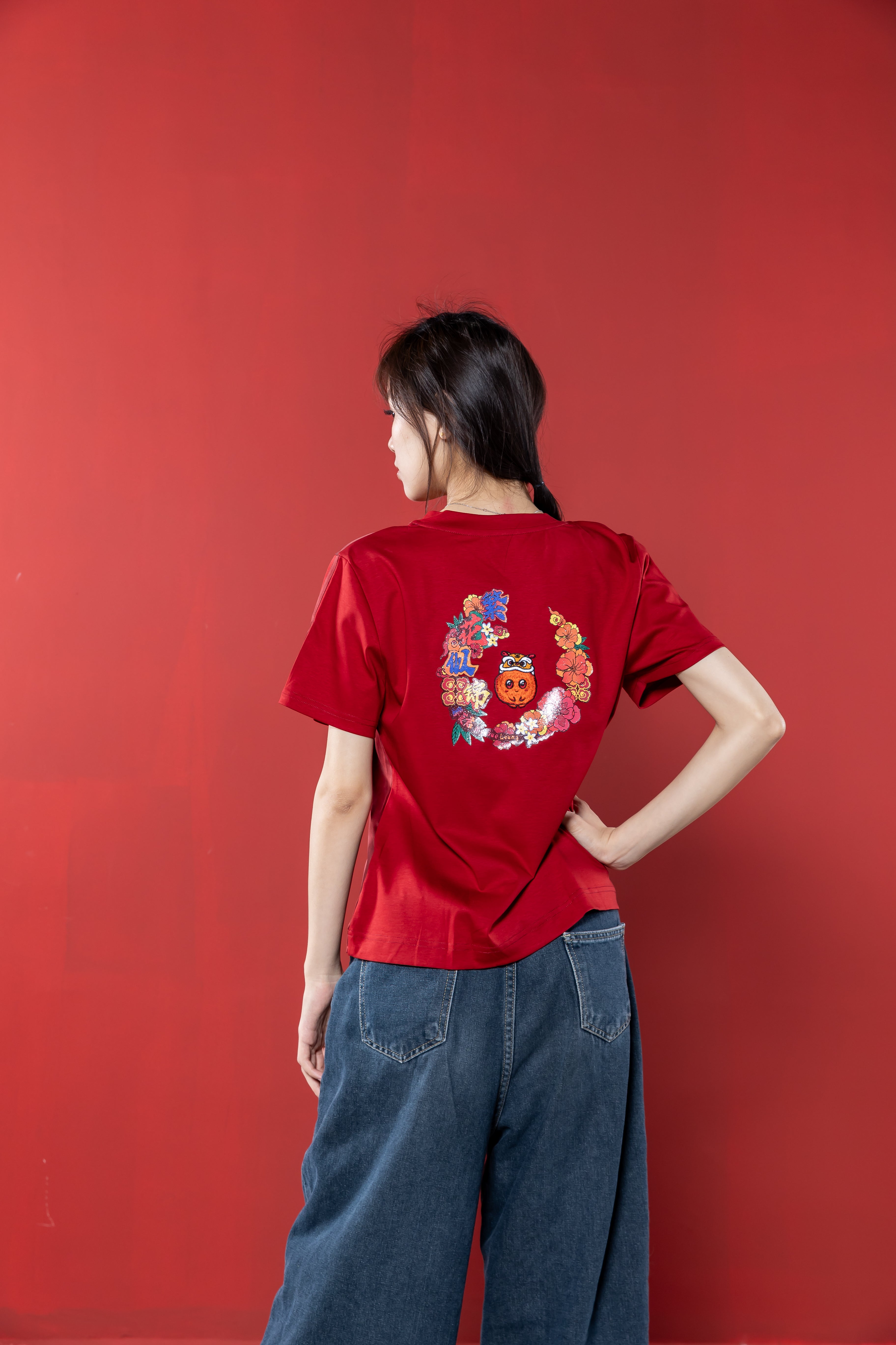 【Limited 22pcs】Xiangyun Silk × Cotton Women’s V-neck Embroidered Tee